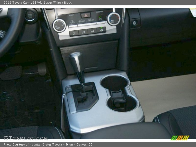 Super White / Black 2012 Toyota Camry SE V6