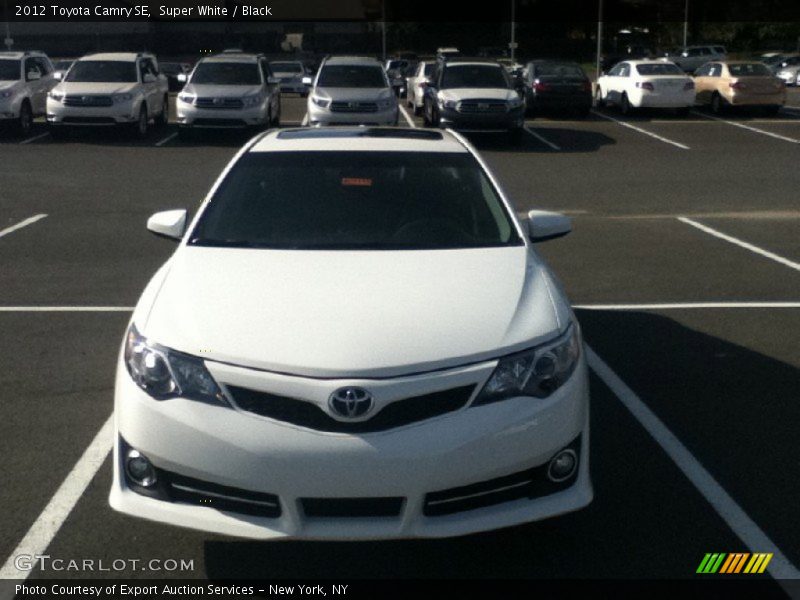 Super White / Black 2012 Toyota Camry SE