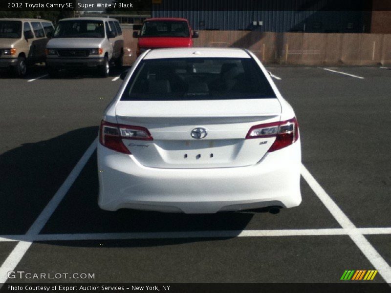 Super White / Black 2012 Toyota Camry SE