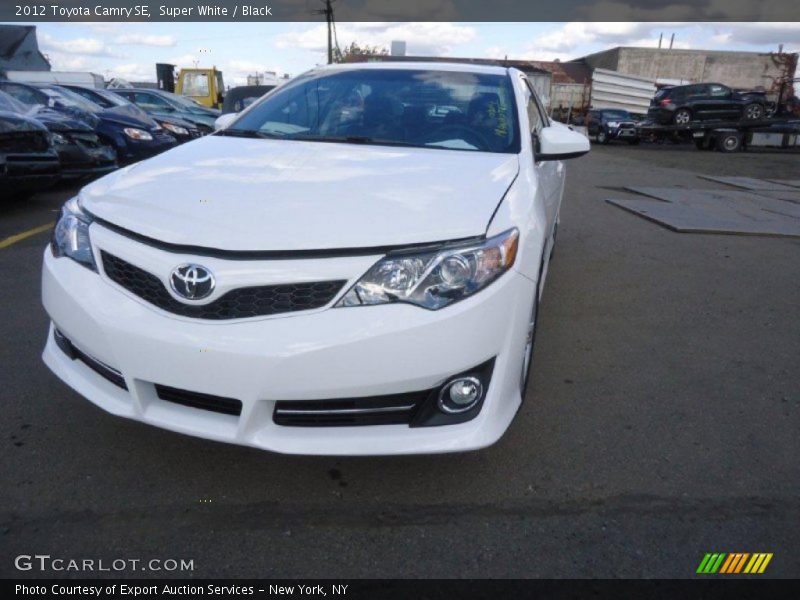 Super White / Black 2012 Toyota Camry SE