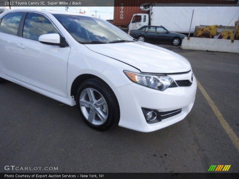 Super White / Black 2012 Toyota Camry SE