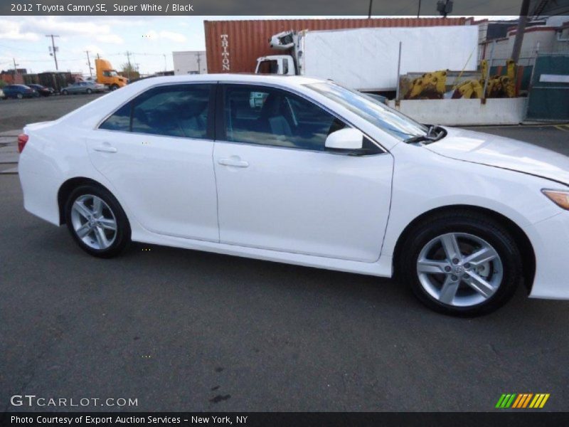 Super White / Black 2012 Toyota Camry SE