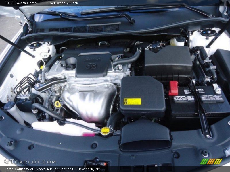 Super White / Black 2012 Toyota Camry SE