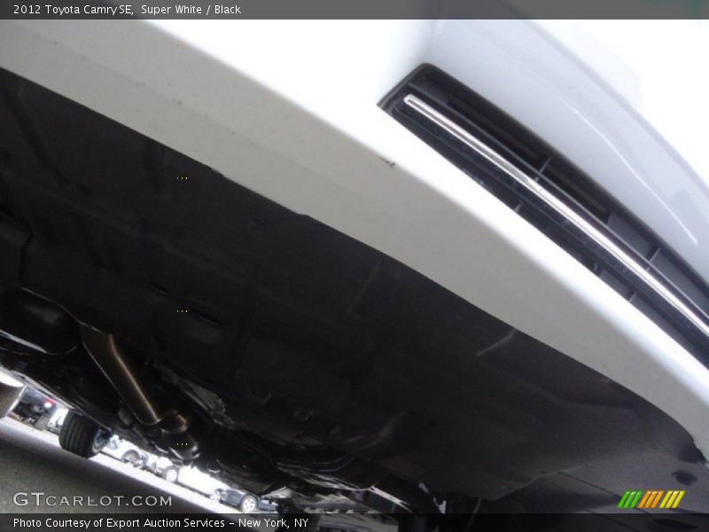 Super White / Black 2012 Toyota Camry SE