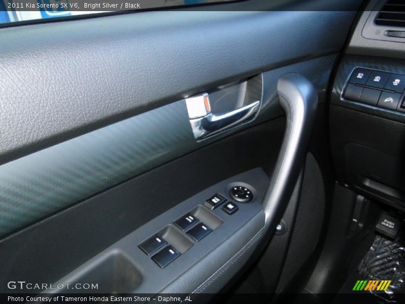 Bright Silver / Black 2011 Kia Sorento SX V6