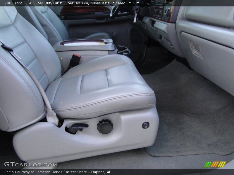 Silver Metallic / Medium Flint 2005 Ford F350 Super Duty Lariat SuperCab 4x4