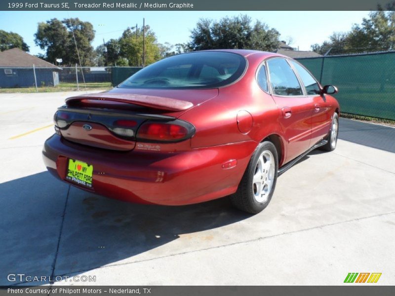 Toreador Red Metallic / Medium Graphite 1999 Ford Taurus SE