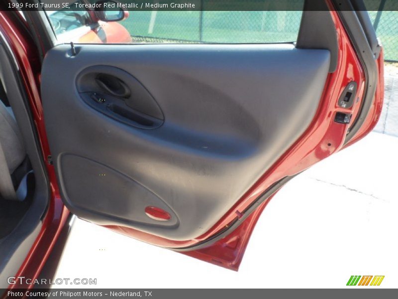 Toreador Red Metallic / Medium Graphite 1999 Ford Taurus SE