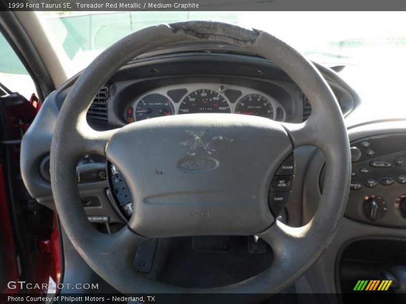 Toreador Red Metallic / Medium Graphite 1999 Ford Taurus SE