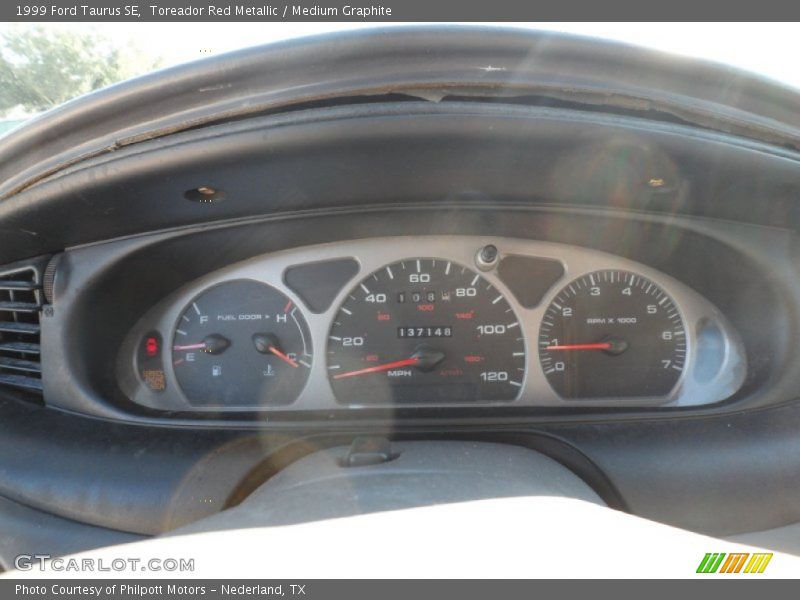 Toreador Red Metallic / Medium Graphite 1999 Ford Taurus SE