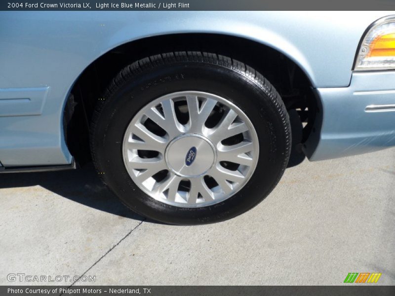 Light Ice Blue Metallic / Light Flint 2004 Ford Crown Victoria LX