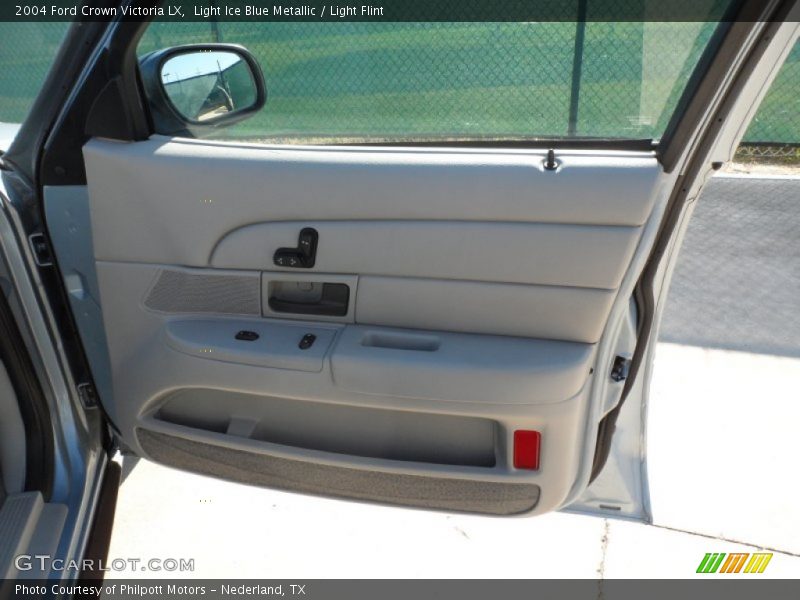 Light Ice Blue Metallic / Light Flint 2004 Ford Crown Victoria LX