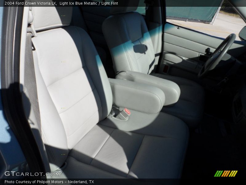 Light Ice Blue Metallic / Light Flint 2004 Ford Crown Victoria LX