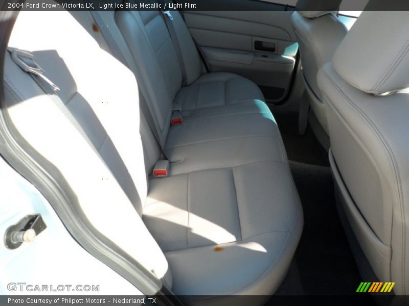 Light Ice Blue Metallic / Light Flint 2004 Ford Crown Victoria LX