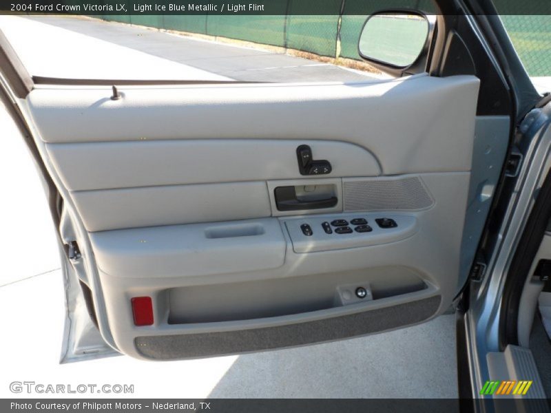 Light Ice Blue Metallic / Light Flint 2004 Ford Crown Victoria LX
