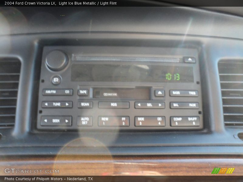 Light Ice Blue Metallic / Light Flint 2004 Ford Crown Victoria LX