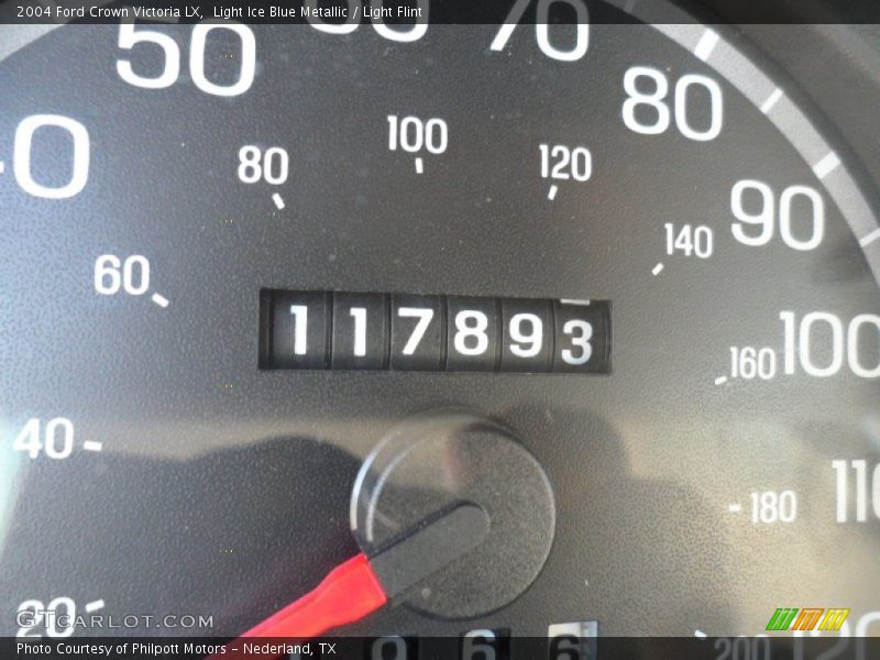 Light Ice Blue Metallic / Light Flint 2004 Ford Crown Victoria LX