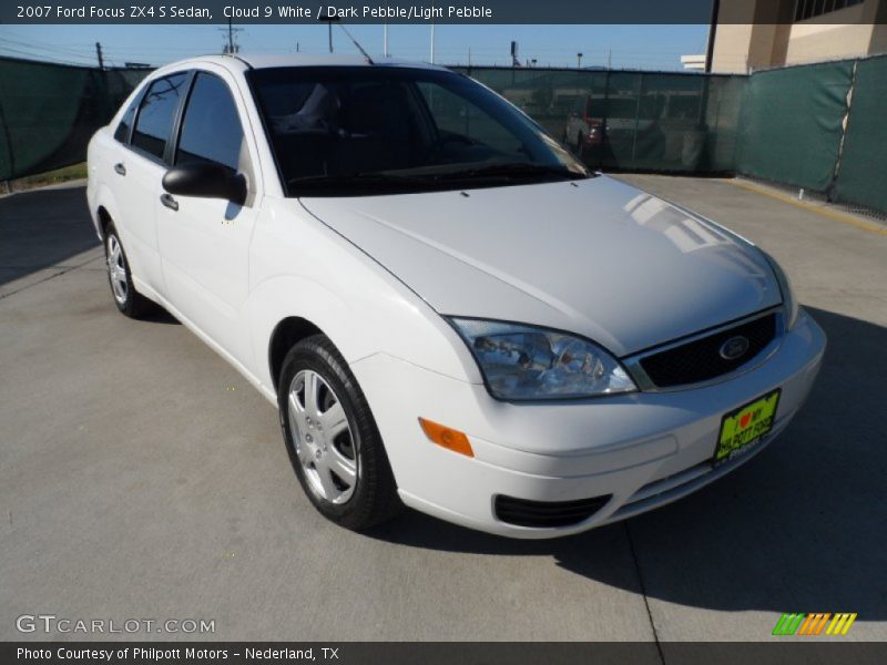 Cloud 9 White / Dark Pebble/Light Pebble 2007 Ford Focus ZX4 S Sedan