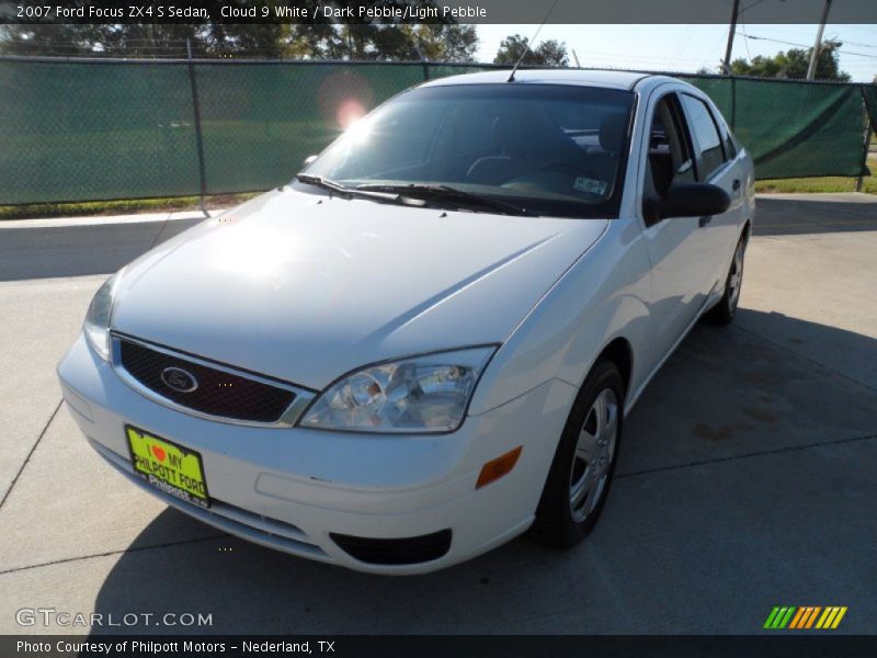 Cloud 9 White / Dark Pebble/Light Pebble 2007 Ford Focus ZX4 S Sedan