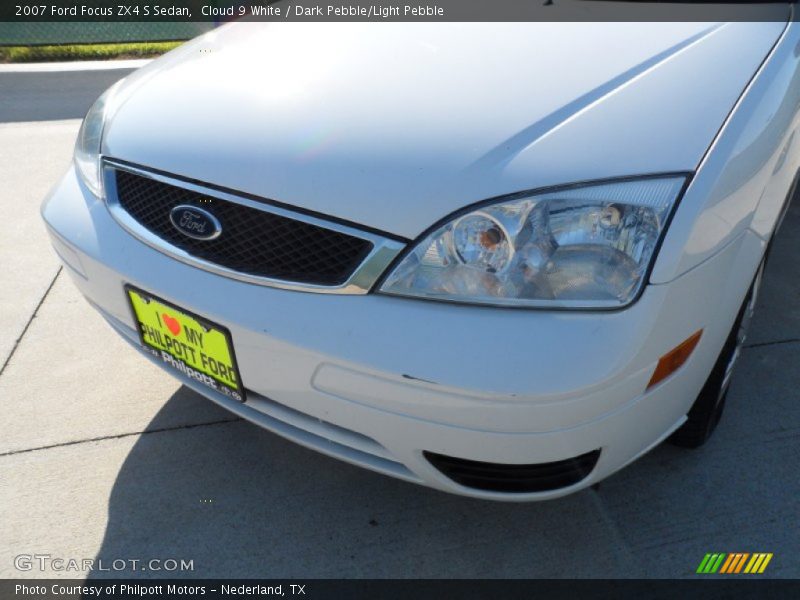 Cloud 9 White / Dark Pebble/Light Pebble 2007 Ford Focus ZX4 S Sedan