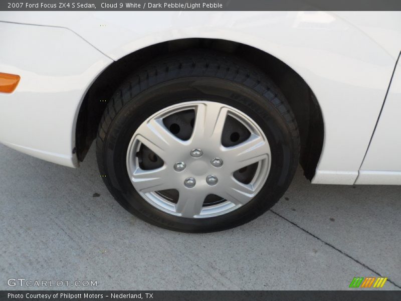 Cloud 9 White / Dark Pebble/Light Pebble 2007 Ford Focus ZX4 S Sedan
