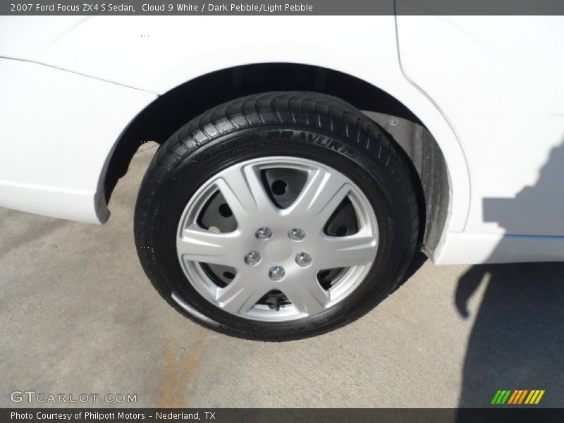 Cloud 9 White / Dark Pebble/Light Pebble 2007 Ford Focus ZX4 S Sedan