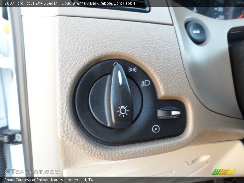 Cloud 9 White / Dark Pebble/Light Pebble 2007 Ford Focus ZX4 S Sedan