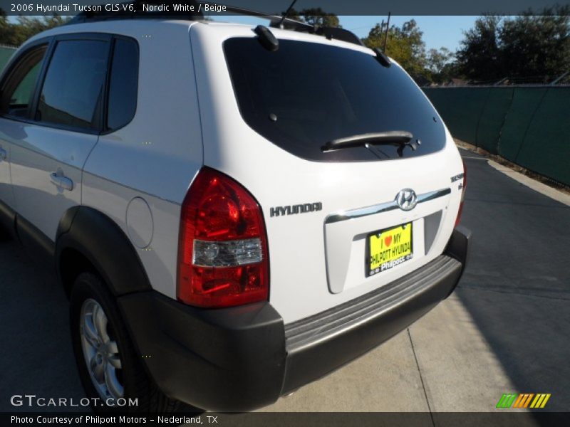 Nordic White / Beige 2006 Hyundai Tucson GLS V6