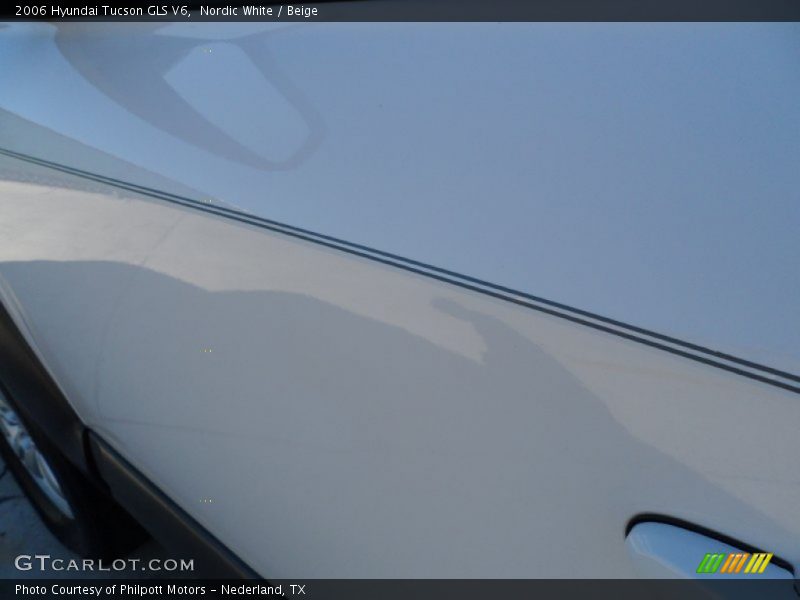 Nordic White / Beige 2006 Hyundai Tucson GLS V6