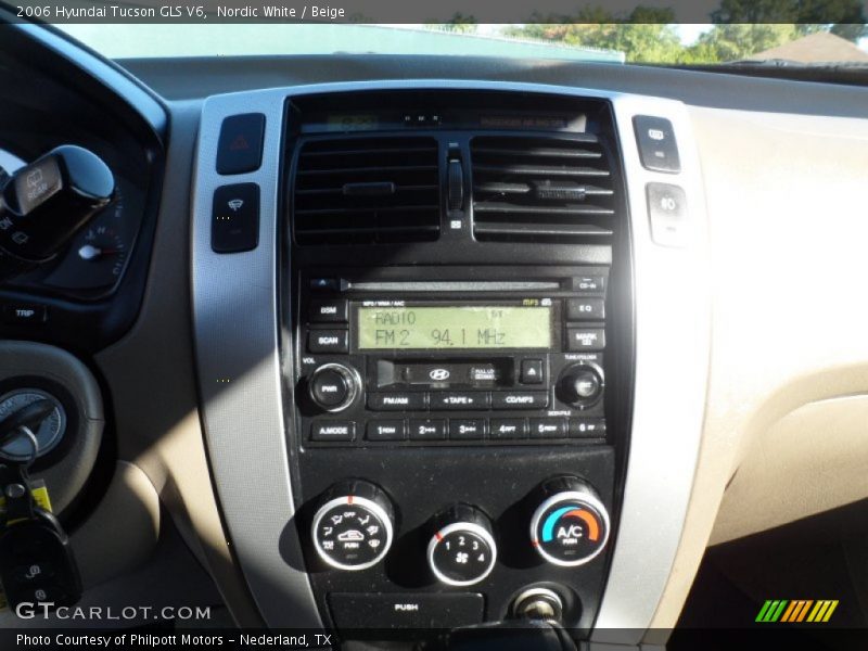 Nordic White / Beige 2006 Hyundai Tucson GLS V6