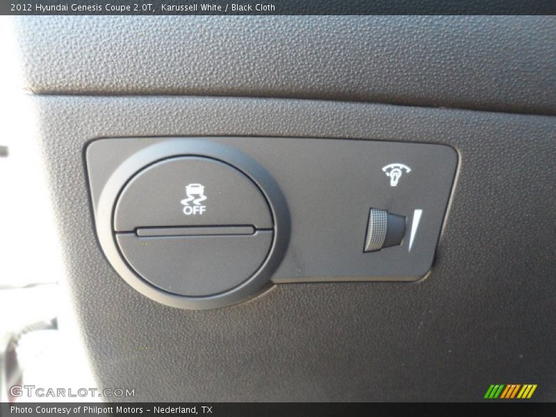 Controls of 2012 Genesis Coupe 2.0T