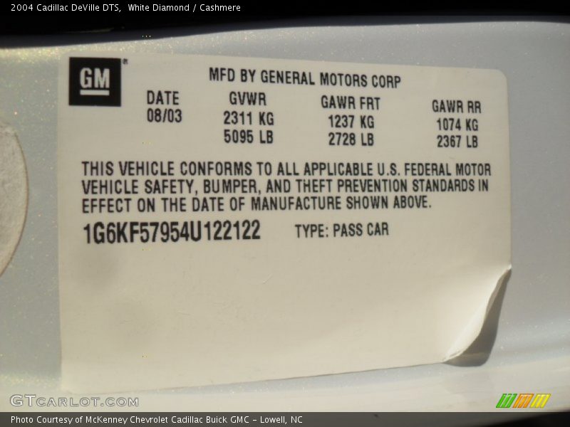 White Diamond / Cashmere 2004 Cadillac DeVille DTS