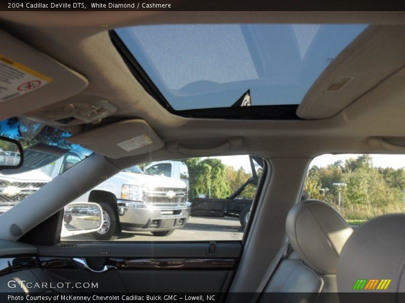 White Diamond / Cashmere 2004 Cadillac DeVille DTS