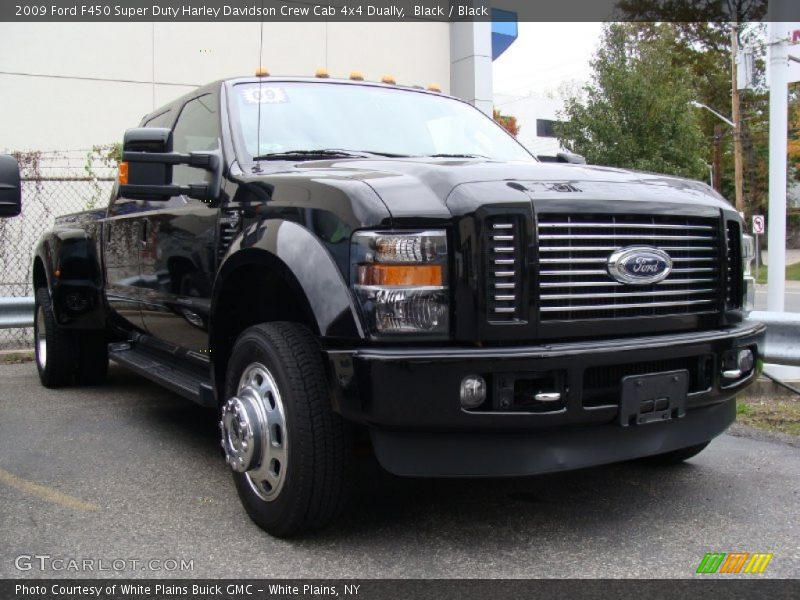 Front 3/4 View of 2009 F450 Super Duty Harley Davidson Crew Cab 4x4 Dually