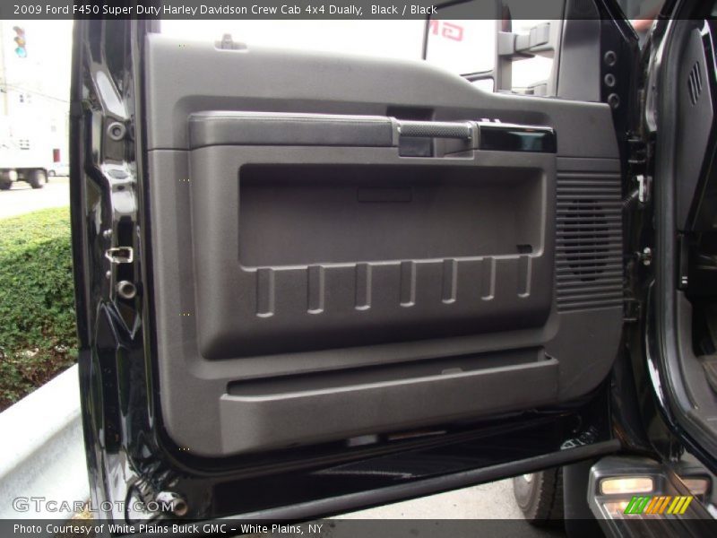 Door Panel of 2009 F450 Super Duty Harley Davidson Crew Cab 4x4 Dually
