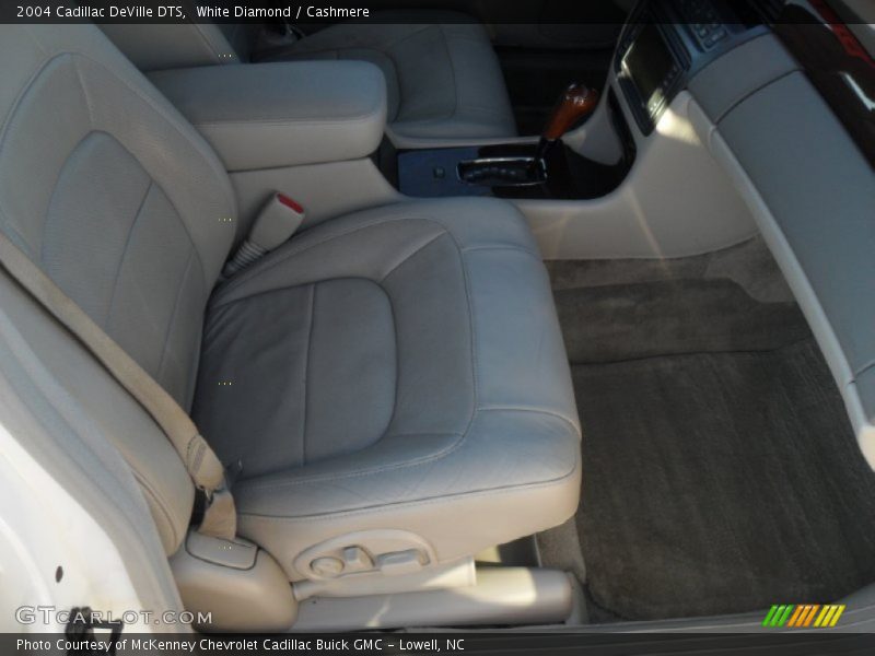 White Diamond / Cashmere 2004 Cadillac DeVille DTS