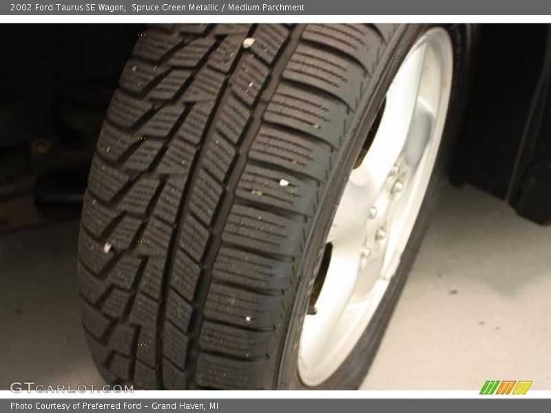 Spruce Green Metallic / Medium Parchment 2002 Ford Taurus SE Wagon