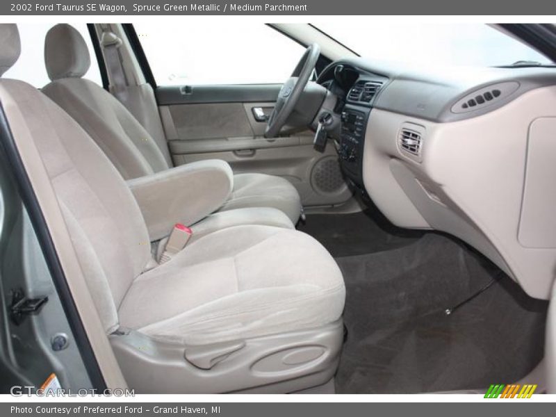  2002 Taurus SE Wagon Medium Parchment Interior