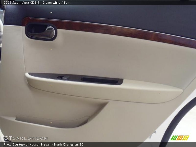 Cream White / Tan 2008 Saturn Aura XE 3.5