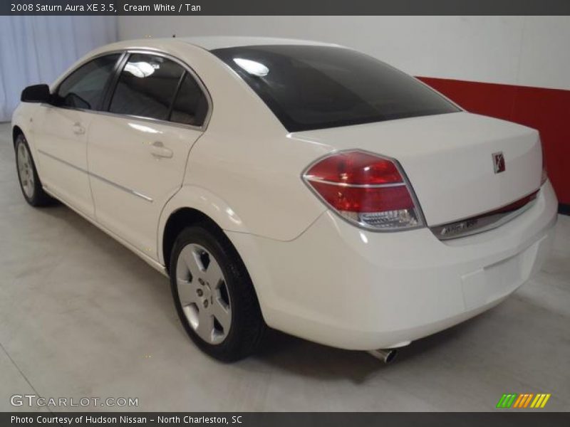 Cream White / Tan 2008 Saturn Aura XE 3.5