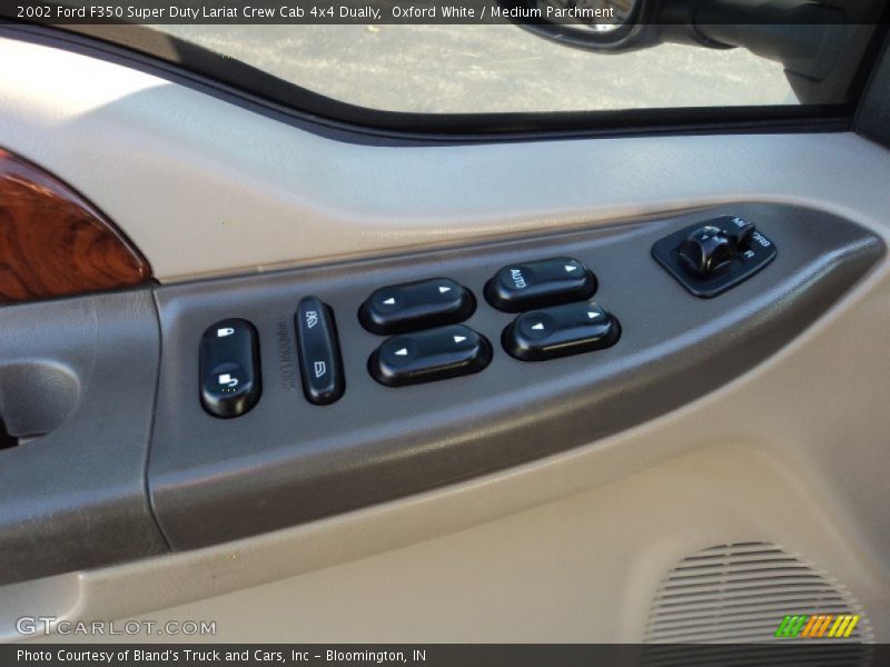 Oxford White / Medium Parchment 2002 Ford F350 Super Duty Lariat Crew Cab 4x4 Dually