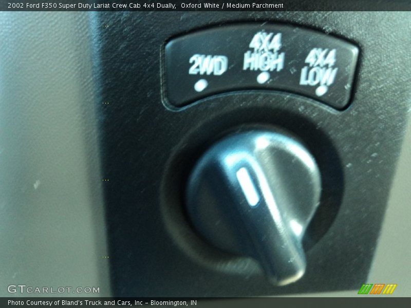 Oxford White / Medium Parchment 2002 Ford F350 Super Duty Lariat Crew Cab 4x4 Dually