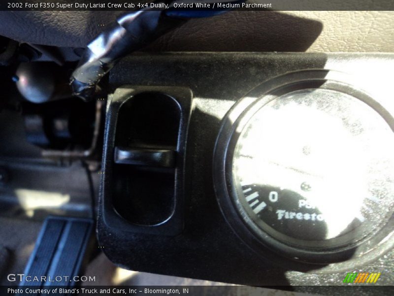 Oxford White / Medium Parchment 2002 Ford F350 Super Duty Lariat Crew Cab 4x4 Dually