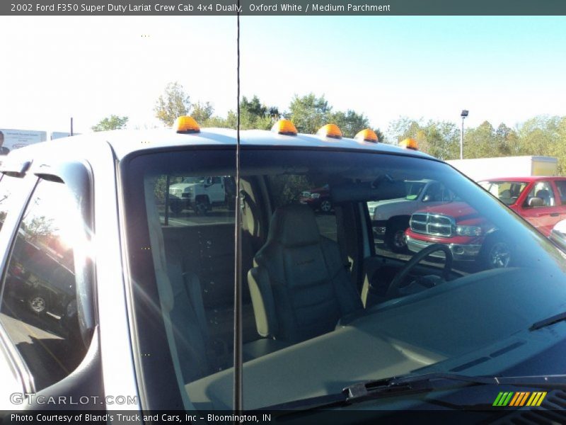 Oxford White / Medium Parchment 2002 Ford F350 Super Duty Lariat Crew Cab 4x4 Dually