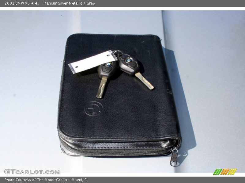 Titanium Silver Metallic / Grey 2001 BMW X5 4.4i