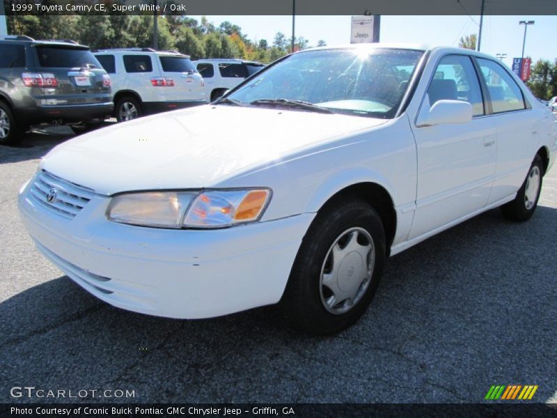 Super White / Oak 1999 Toyota Camry CE
