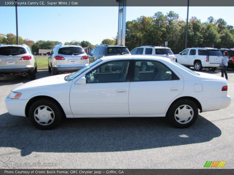 Super White / Oak 1999 Toyota Camry CE