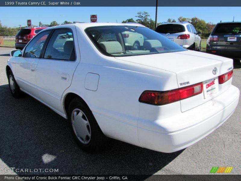 Super White / Oak 1999 Toyota Camry CE
