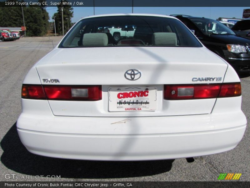 Super White / Oak 1999 Toyota Camry CE