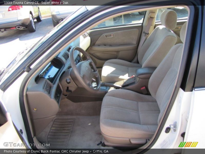 Super White / Oak 1999 Toyota Camry CE